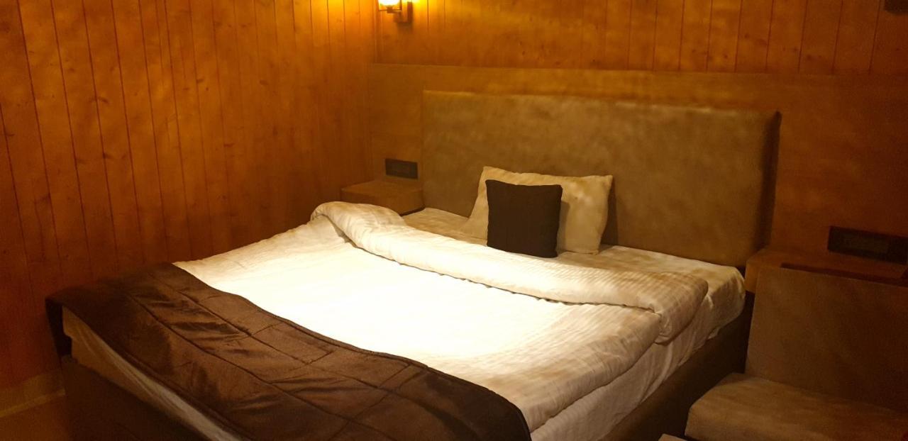 Highlander-cottage For Rent * Lansdowne